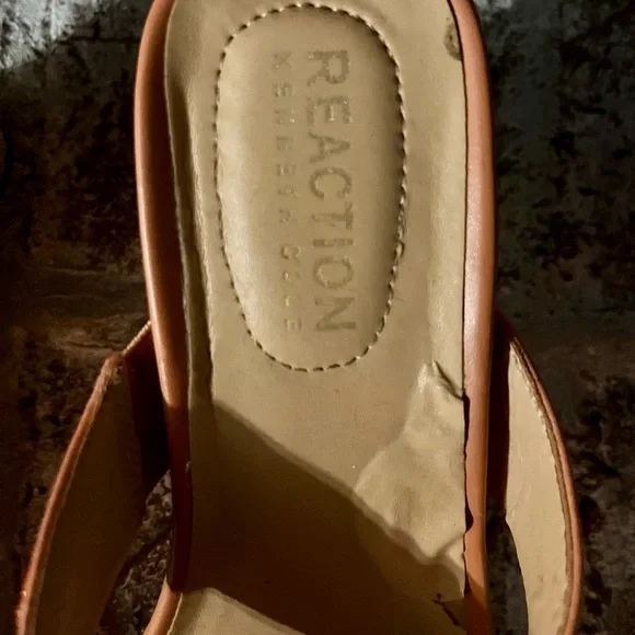 REACTION KENNETH COLE, Espadrille Wedges, size 6.5,  Coral Pink - Picture 6 of 7